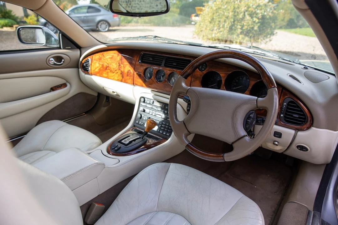 2000 Jaguar X100 XKR - Image 22 of 30