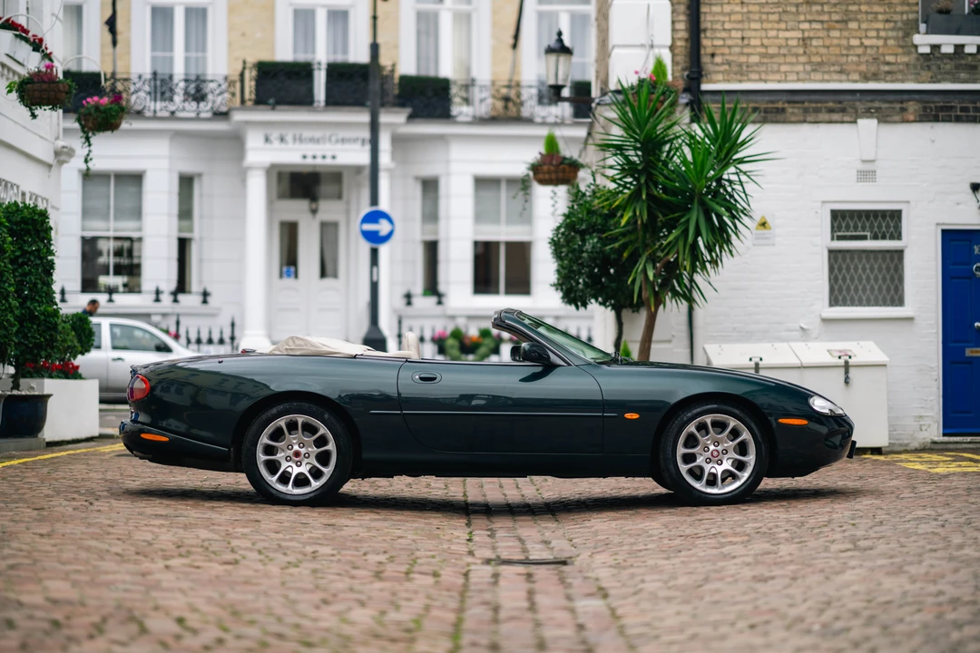 2000 Jaguar X100 XKR - Image 5 of 31