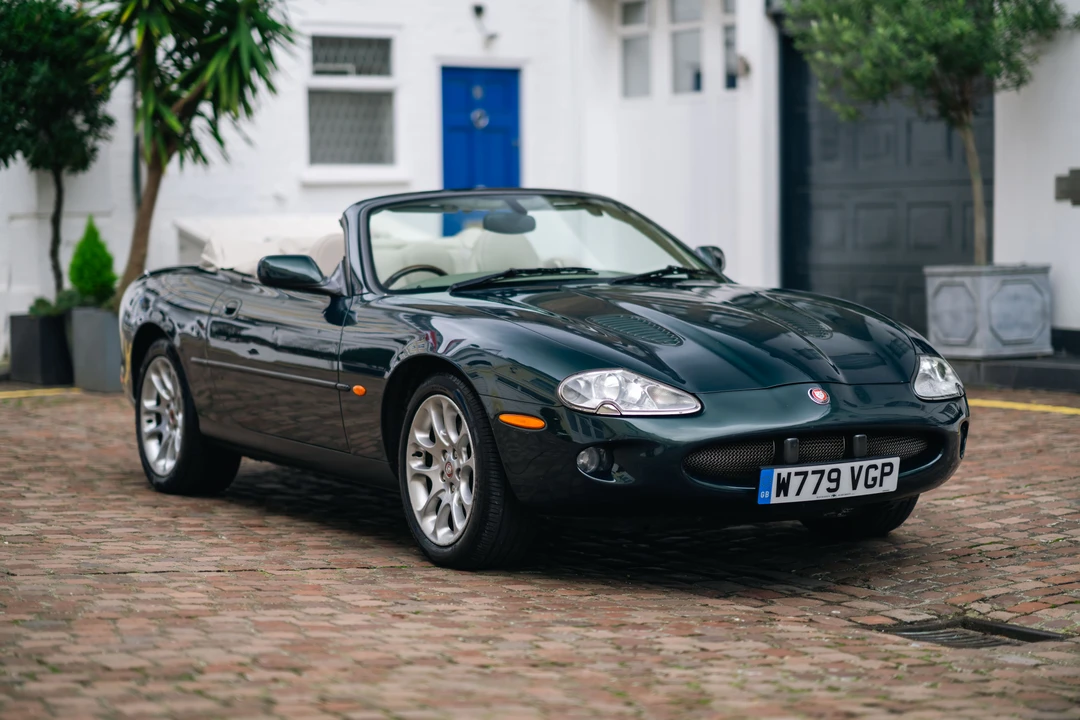 2000 Jaguar X100 XKR - Image 2 of 31