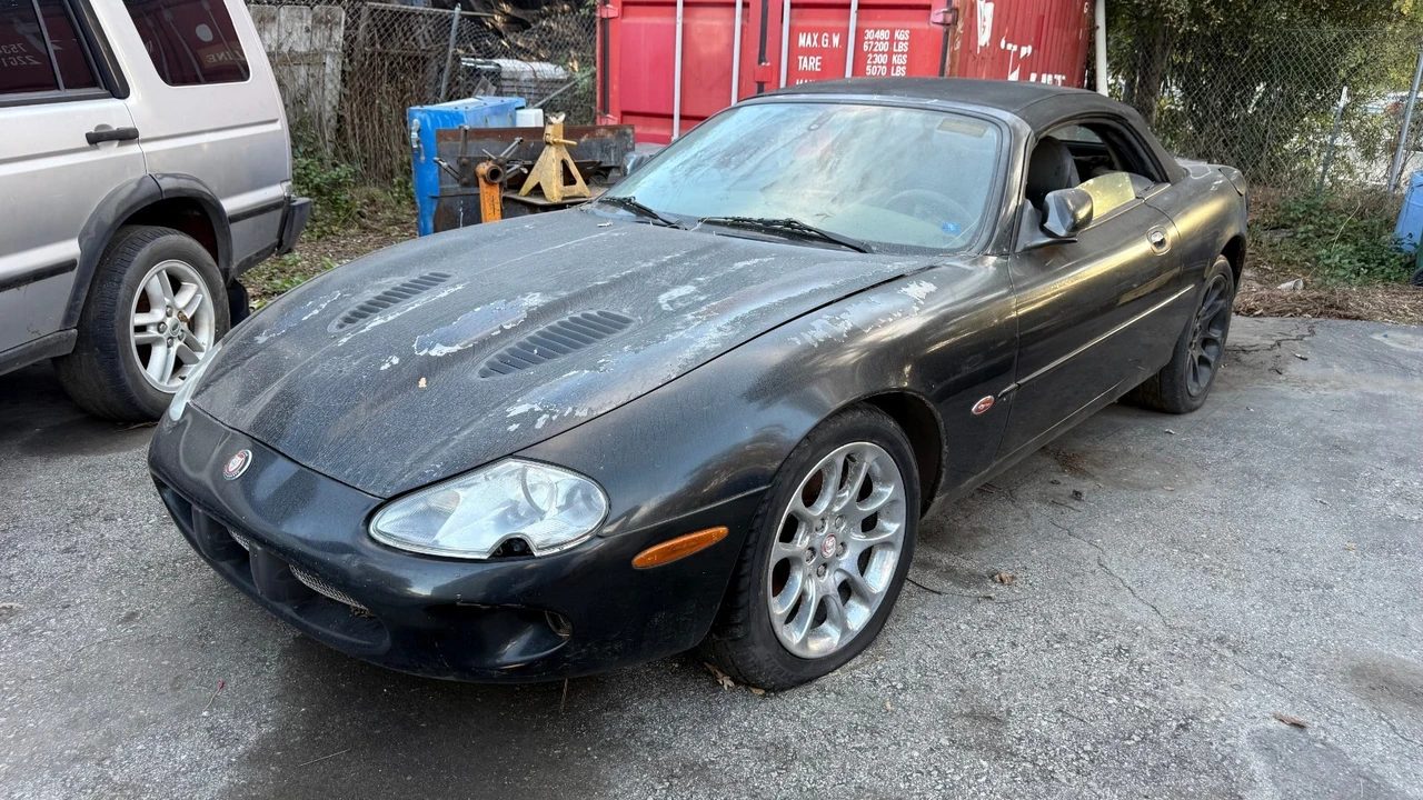 2000 Jaguar X100 XKR - Image 3 of 11
