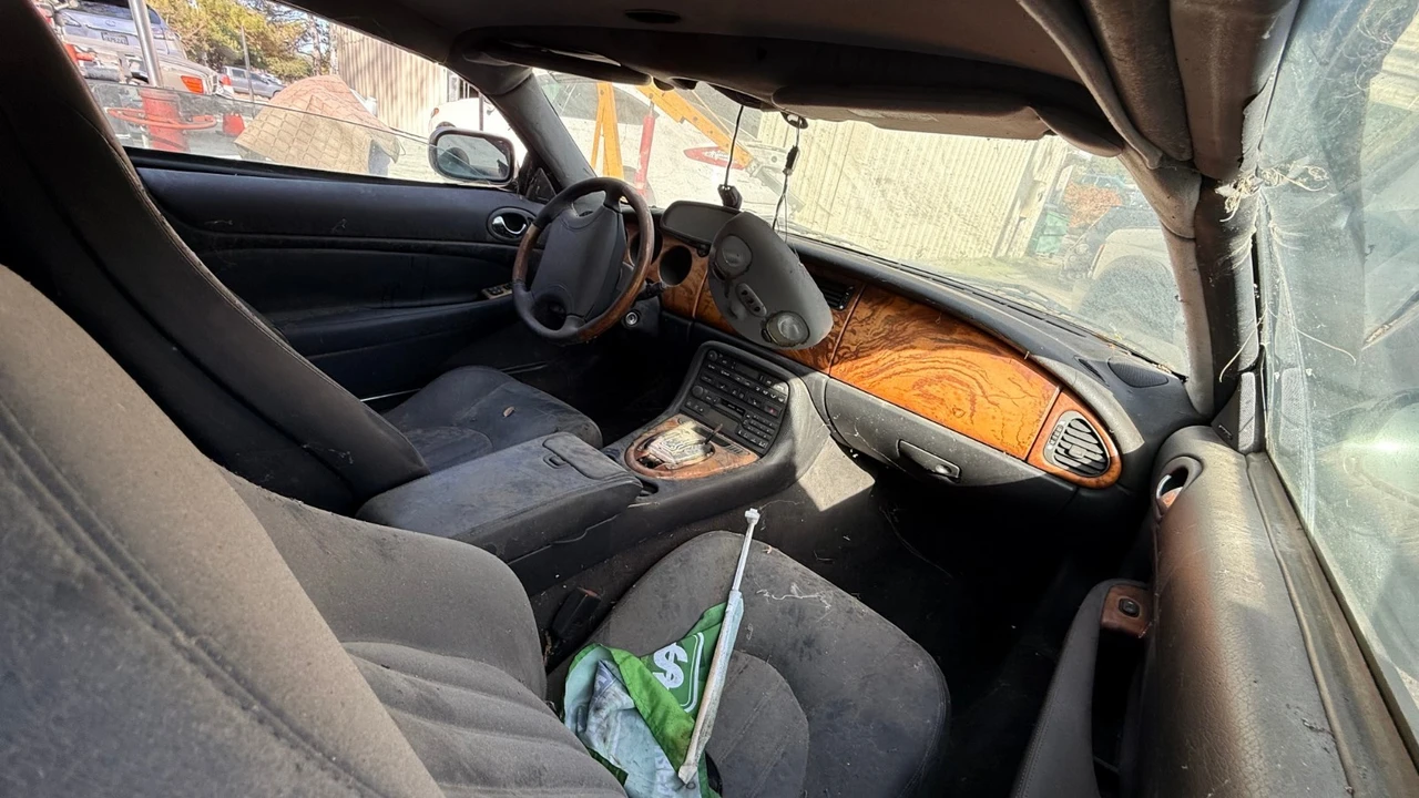 2000 Jaguar X100 XKR - Image 7 of 11