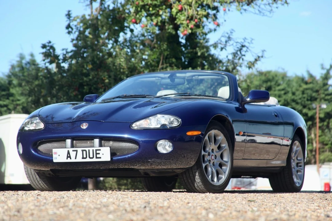2000 Jaguar X100 XKR - Image 2 of 30