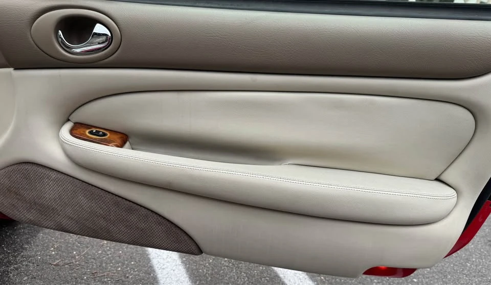 2000 Jaguar X100 XKR - Image 10 of 17