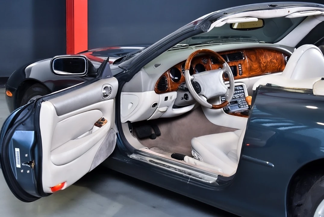 2000 Jaguar X100 XKR - Image 29 of 30