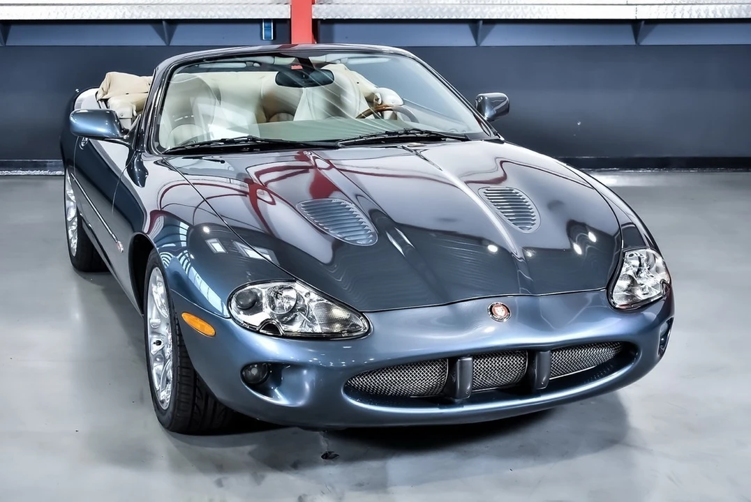 2000 Jaguar X100 XKR - Image 4 of 30