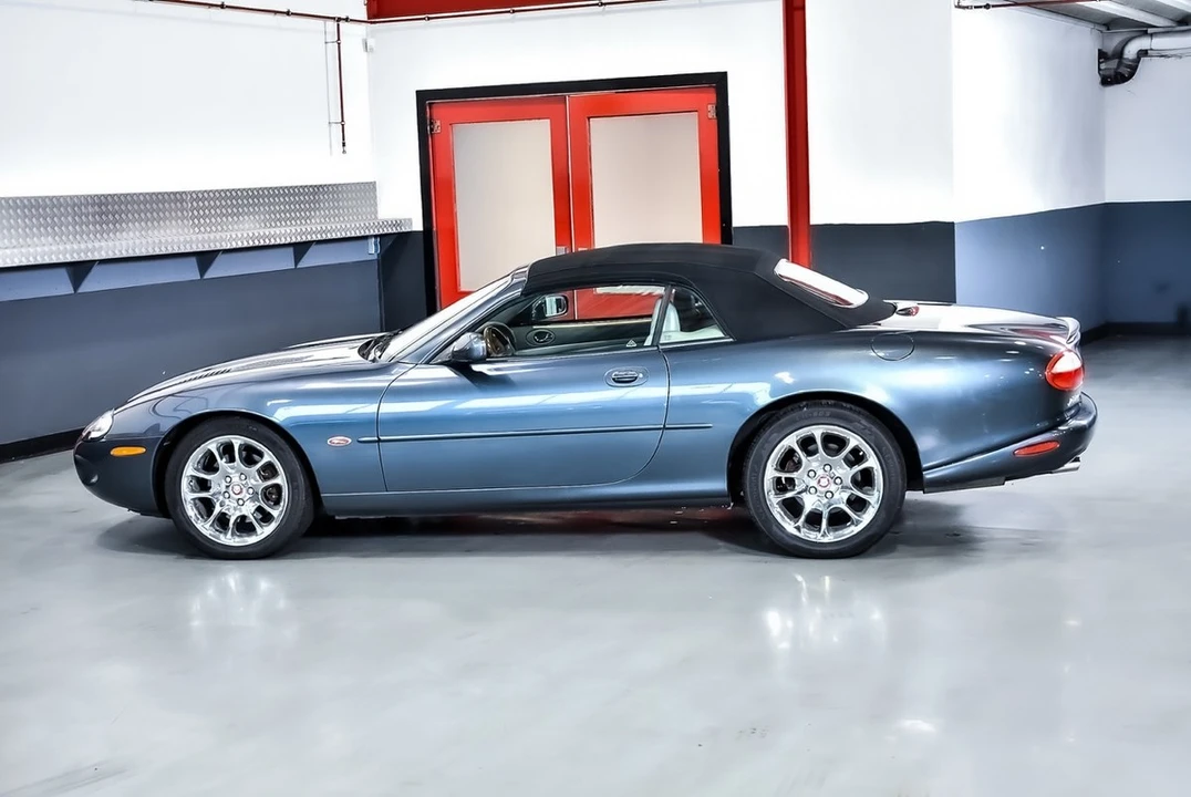 2000 Jaguar X100 XKR - Image 24 of 30