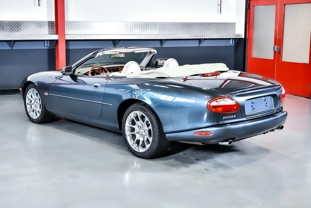 2000 Jaguar X100 XKR - Image 15 of 30