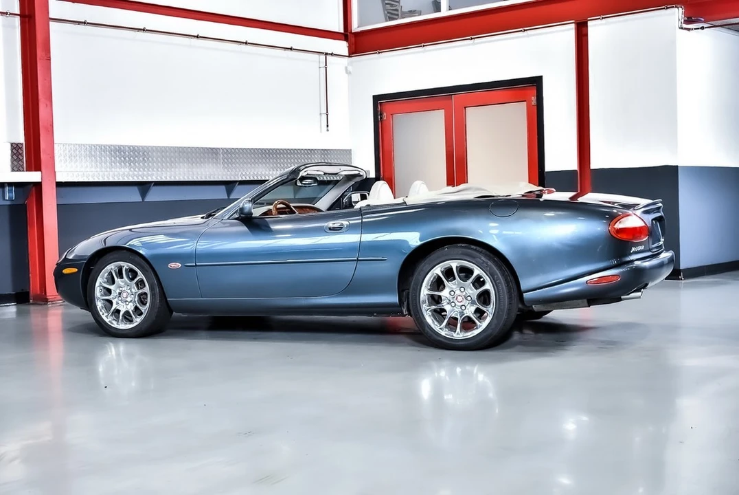2000 Jaguar X100 XKR - Image 17 of 30