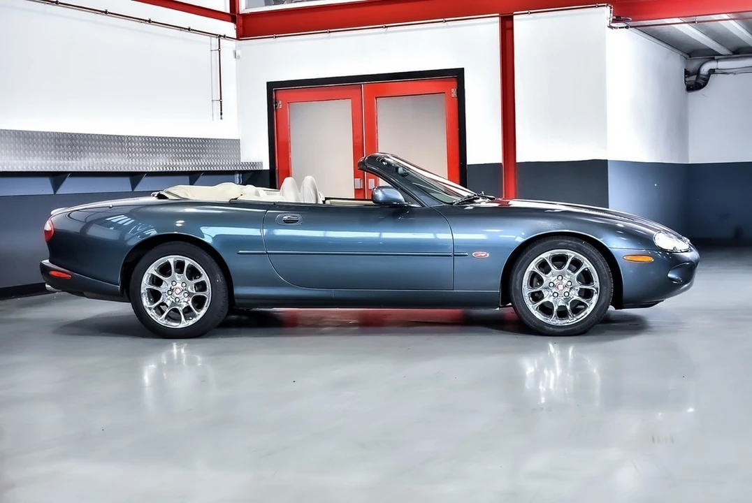 2000 Jaguar X100 XKR - Image 10 of 30