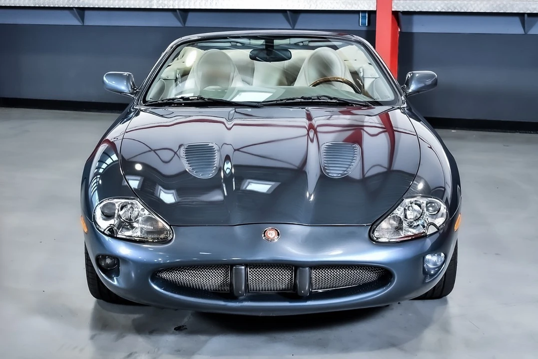 2000 Jaguar X100 XKR - Image 2 of 30