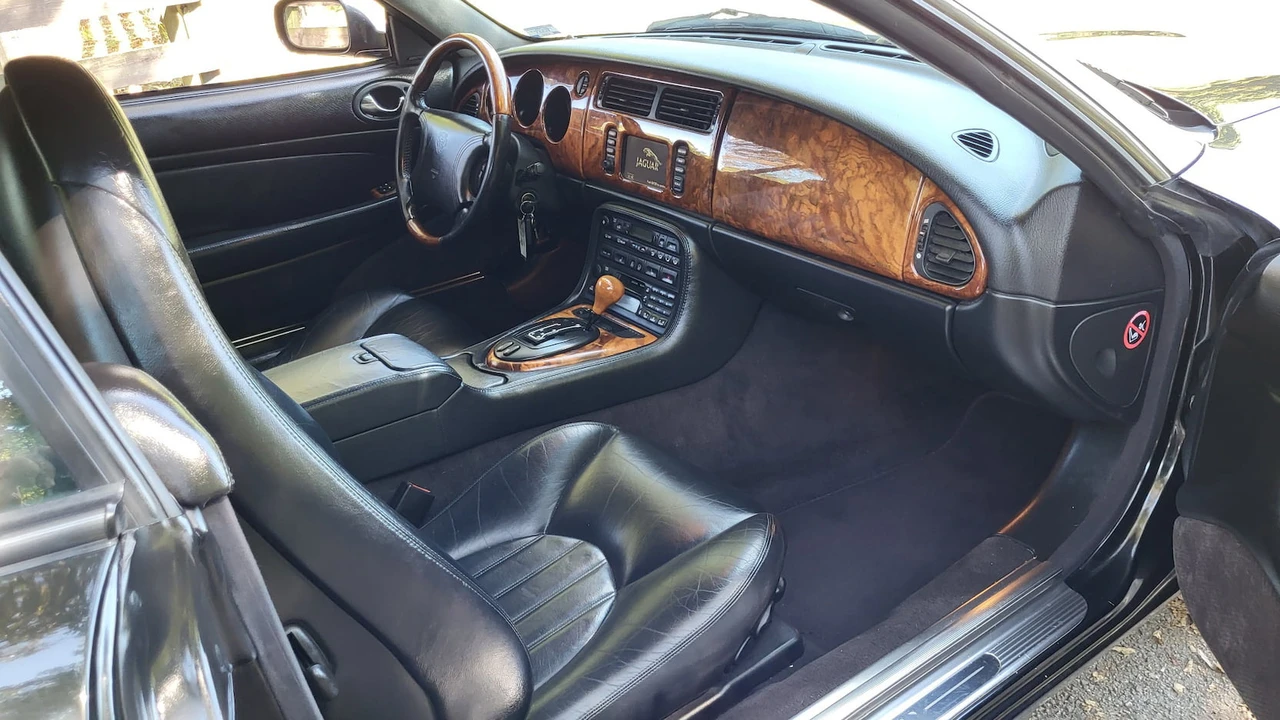 2000 Jaguar X100 XKR - Image 4 of 15