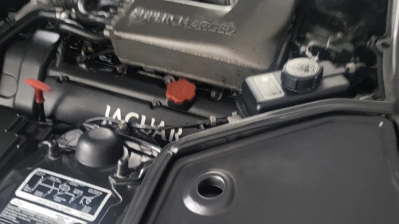 2000 Jaguar X100 XKR - Image 7 of 15