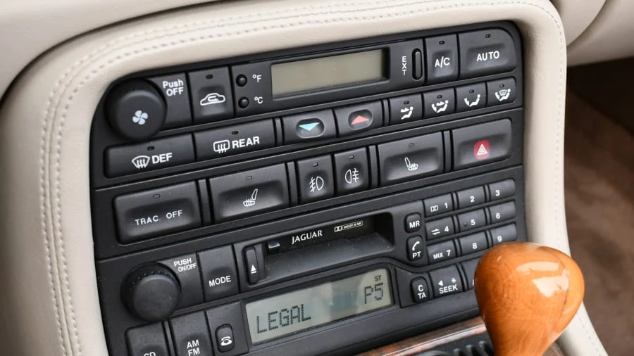 2000 Jaguar X100 XKR - Image 5 of 19