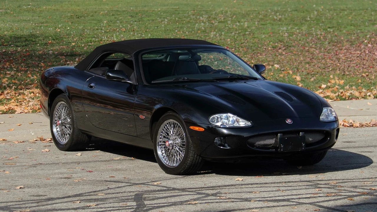 2000 Jaguar X100 XKR - Image 17 of 28