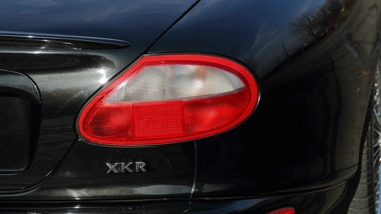 2000 Jaguar X100 XKR - Image 22 of 28