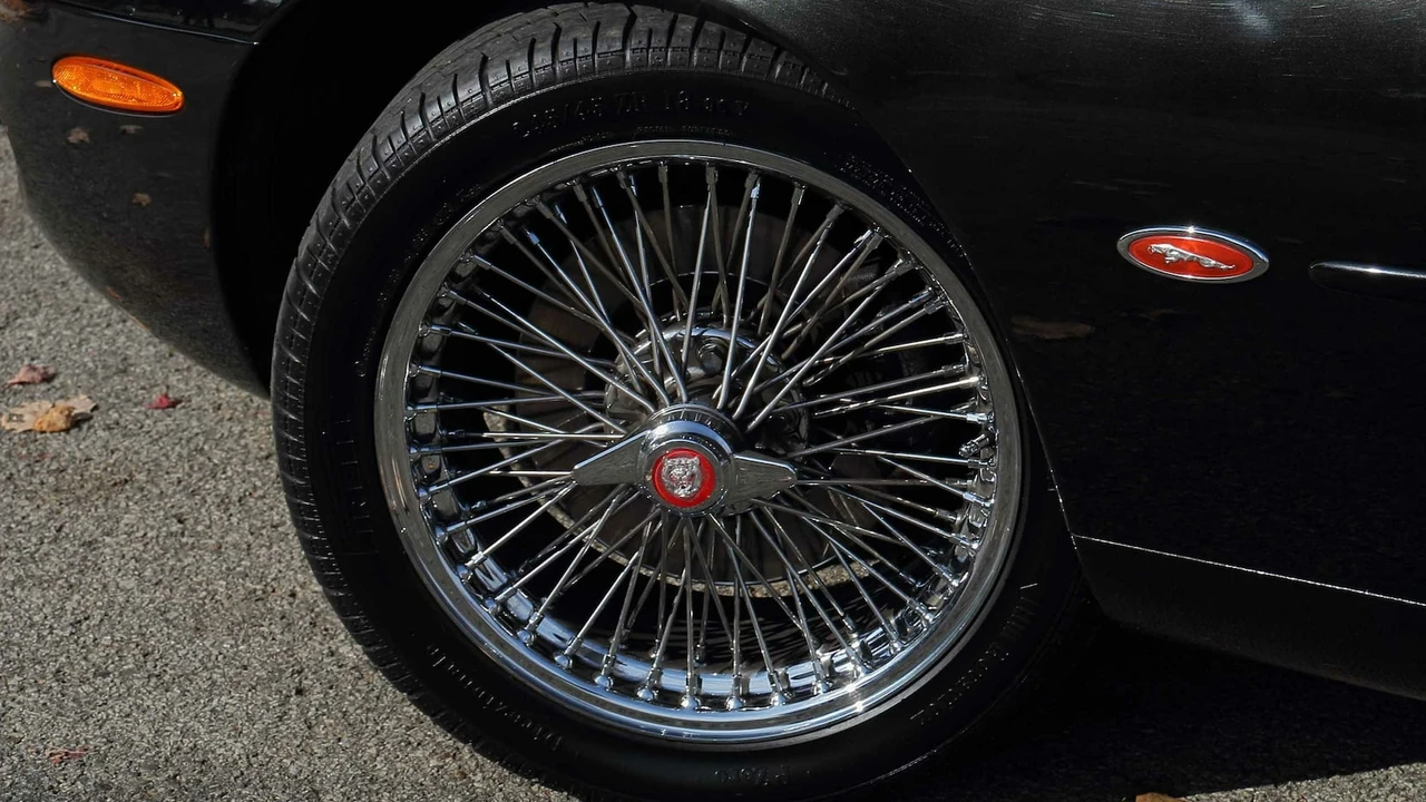 2000 Jaguar X100 XKR - Image 23 of 28