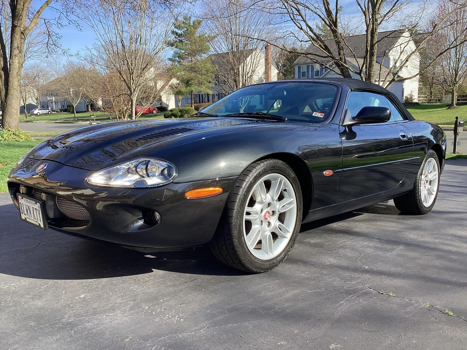 2000 Jaguar X100 XKR - Image 2 of 31