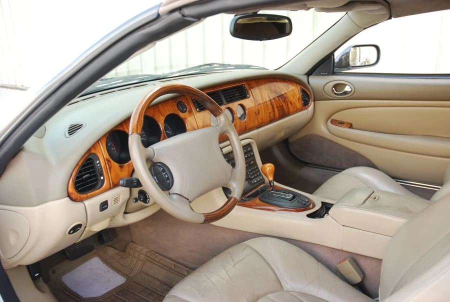 2000 Jaguar X100 XKR - Image 3 of 10