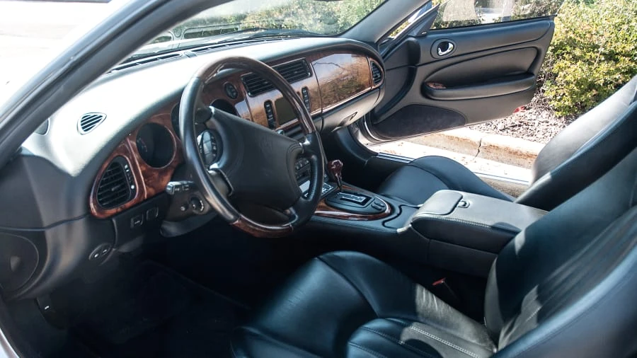 2000 Jaguar X100 XKR - Image 3 of 9