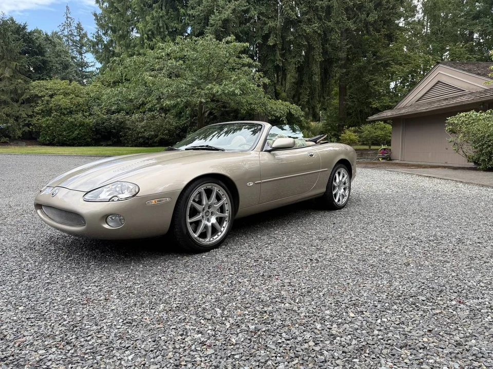 2000 Jaguar X100 XKR - Image 3 of 24