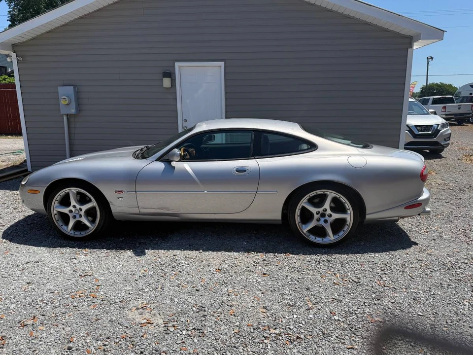 2000 Jaguar X100 XKR - Image 3 of 9