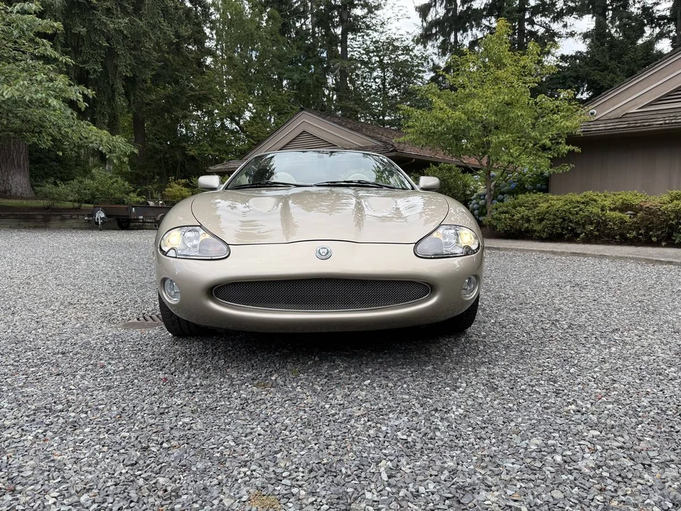 2000 Jaguar X100 XKR - Image 2 of 24