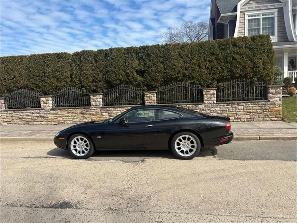 2000 Jaguar X100 XKR - Image 3 of 12