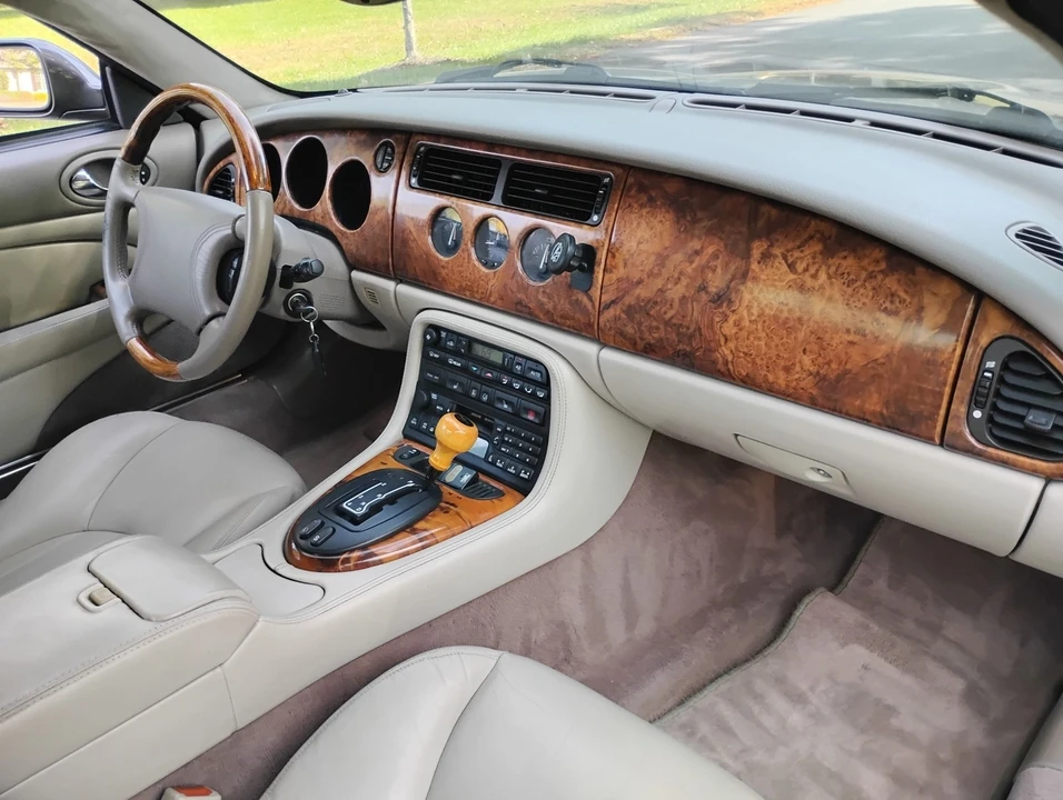 2000 Jaguar X100 XKR - Image 8 of 13