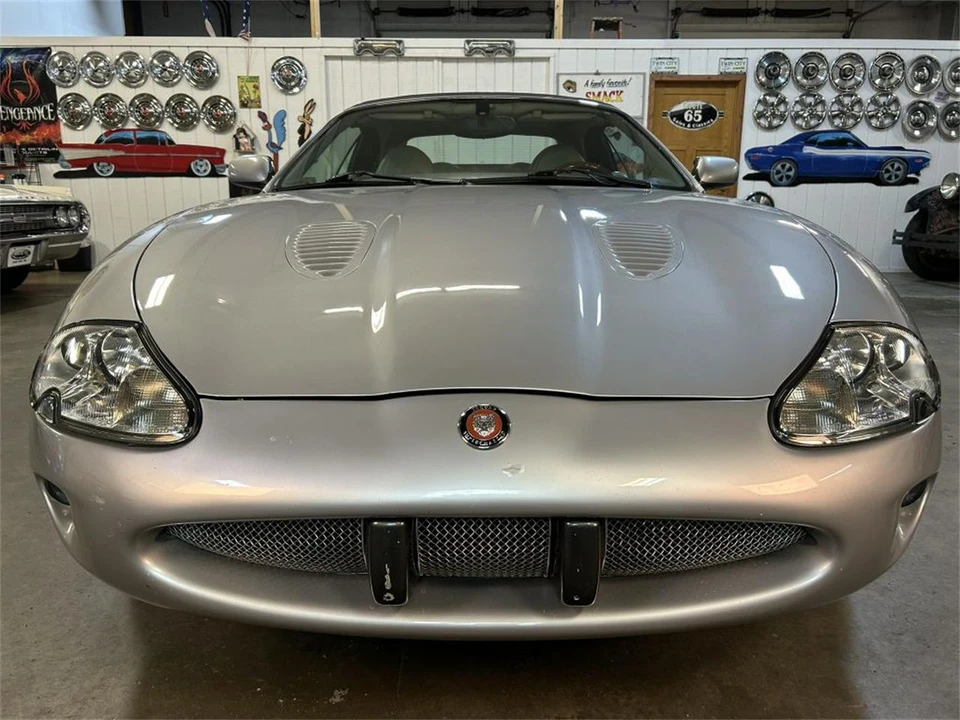 2000 Jaguar X100 XKR - Image 2 of 31