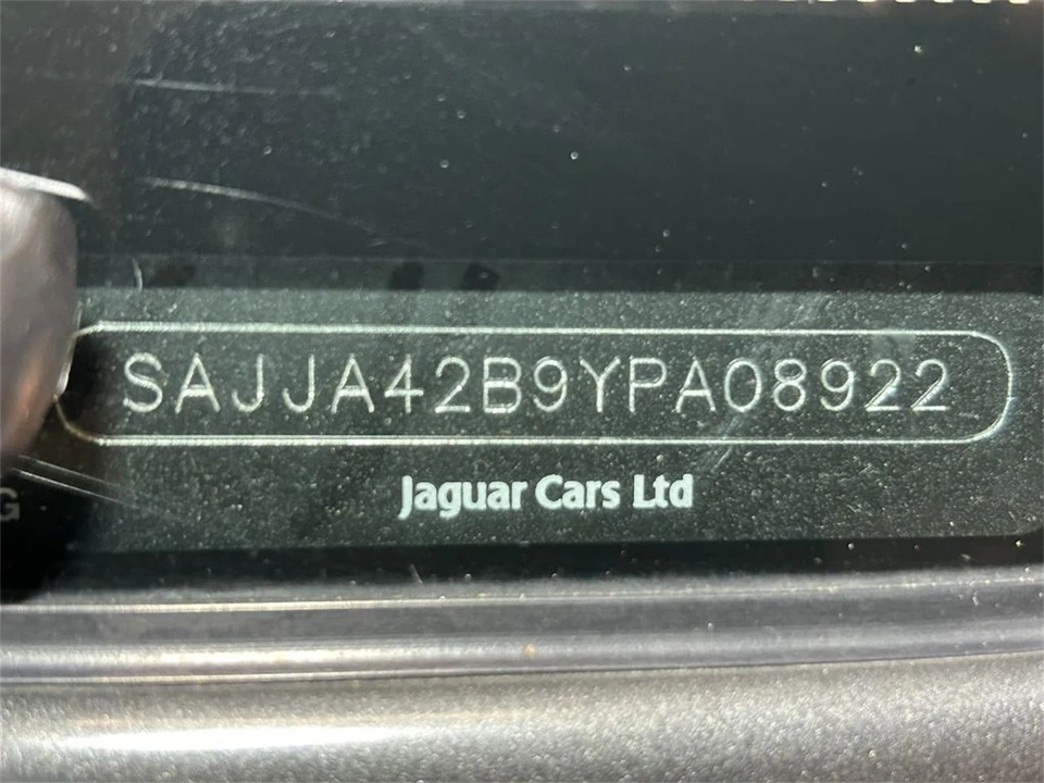 2000 Jaguar X100 XKR - Image 16 of 31