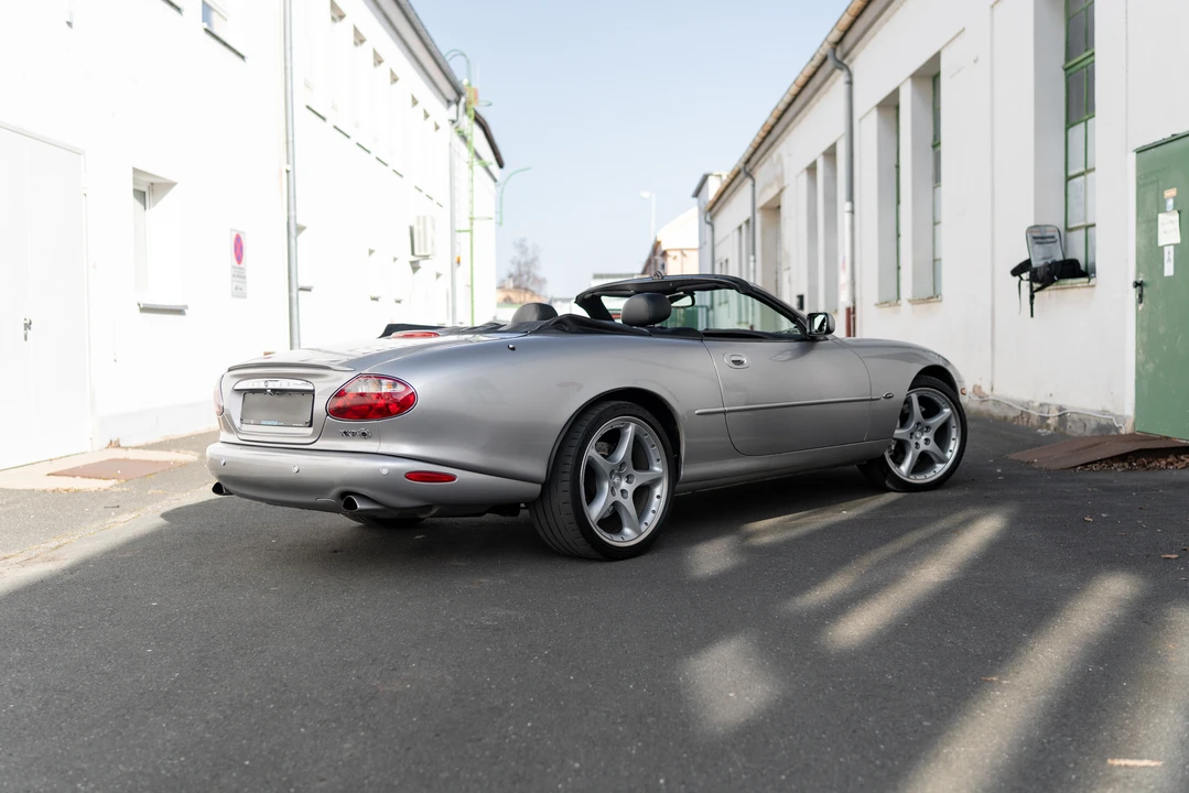 2000 Jaguar X100 XKR - Image 5 of 31
