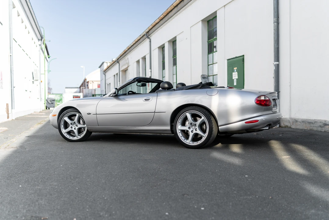 2000 Jaguar X100 XKR - Image 11 of 31