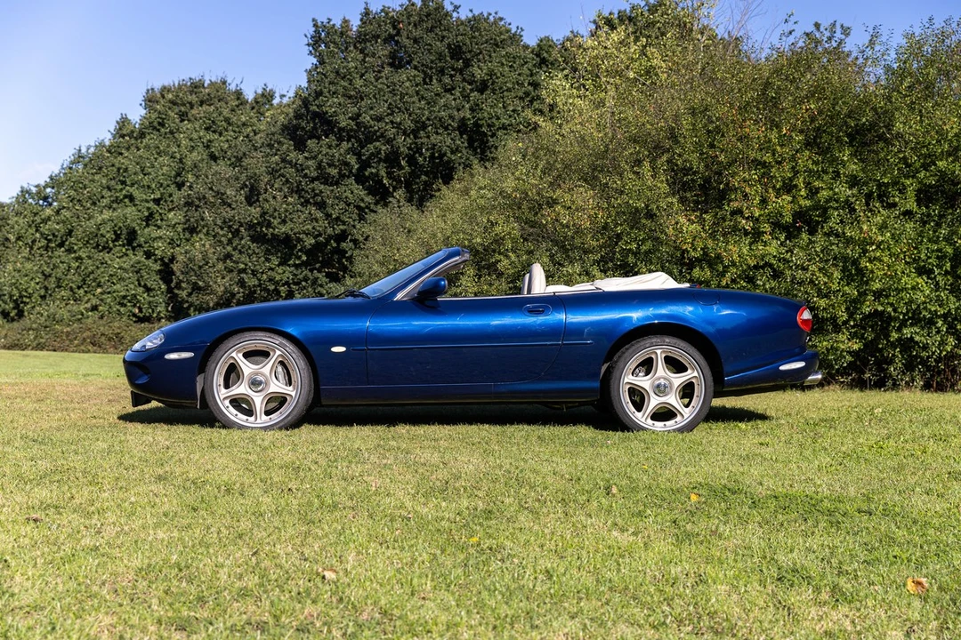 2000 Jaguar X100 XKR - Image 15 of 30