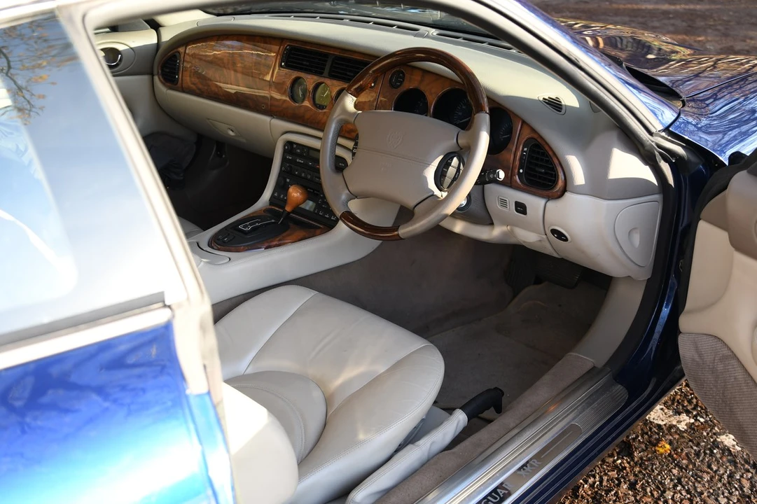 2000 Jaguar X100 XKR - Image 2 of 30