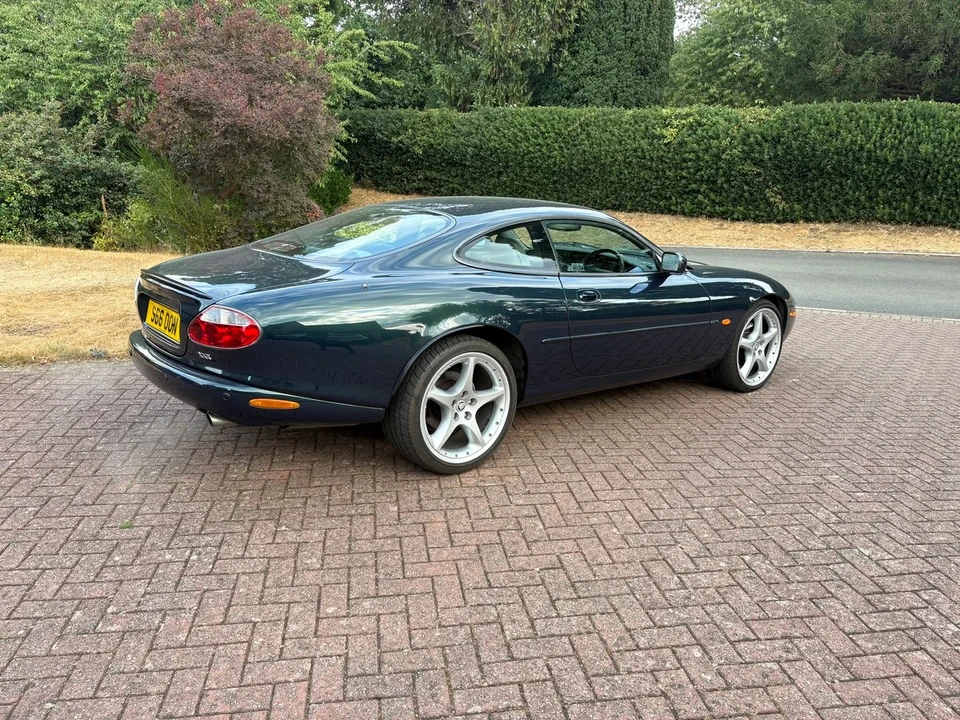 2000 Jaguar X100 XKR - Image 3 of 30