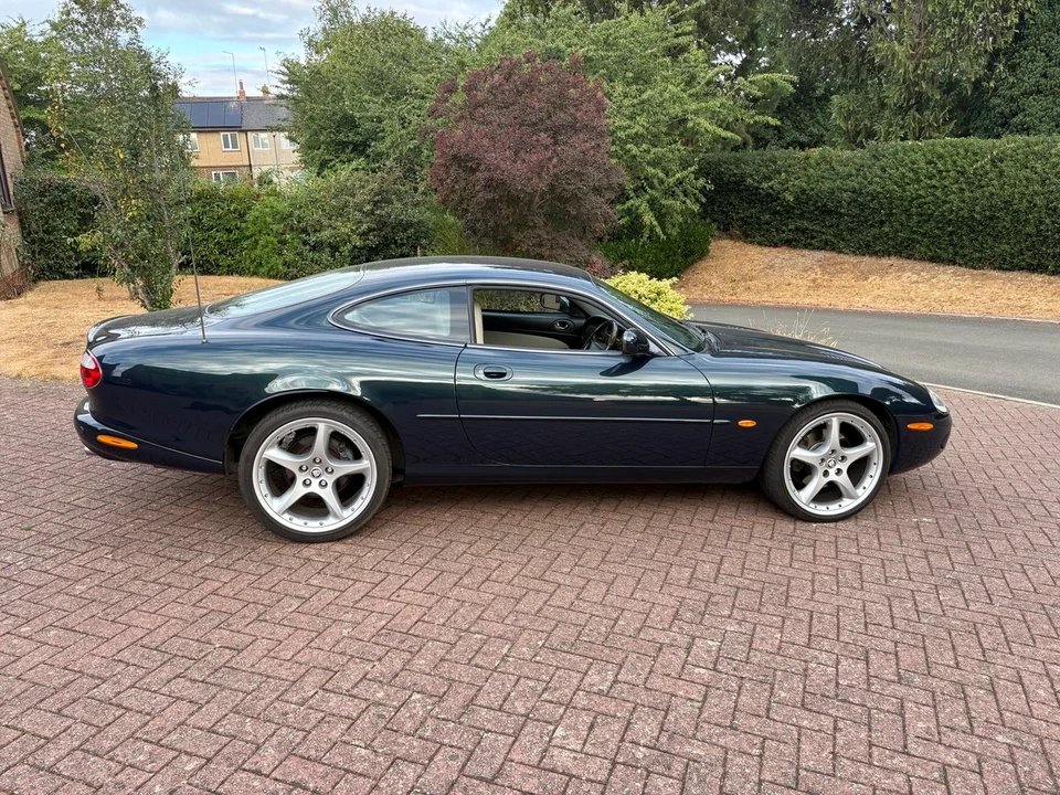 2000 Jaguar X100 XKR - Image 8 of 30