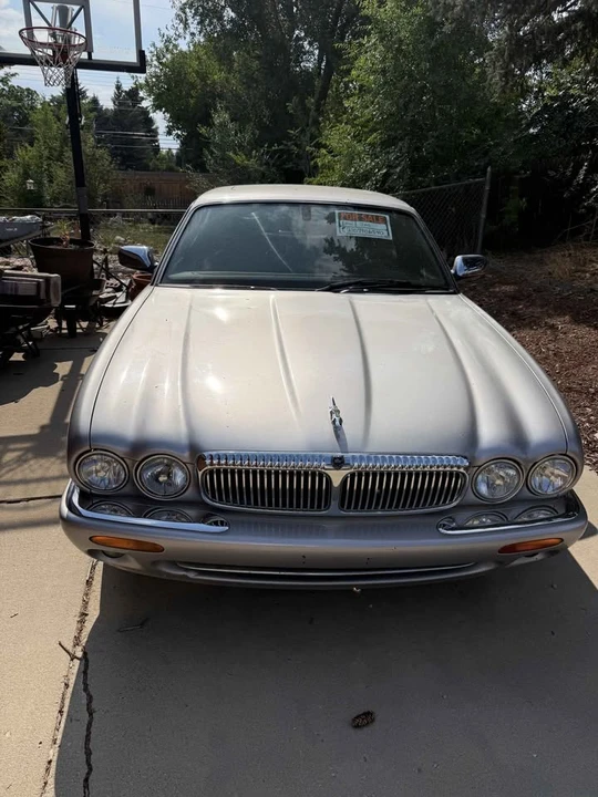 2000 Jaguar - Image 2 of 5