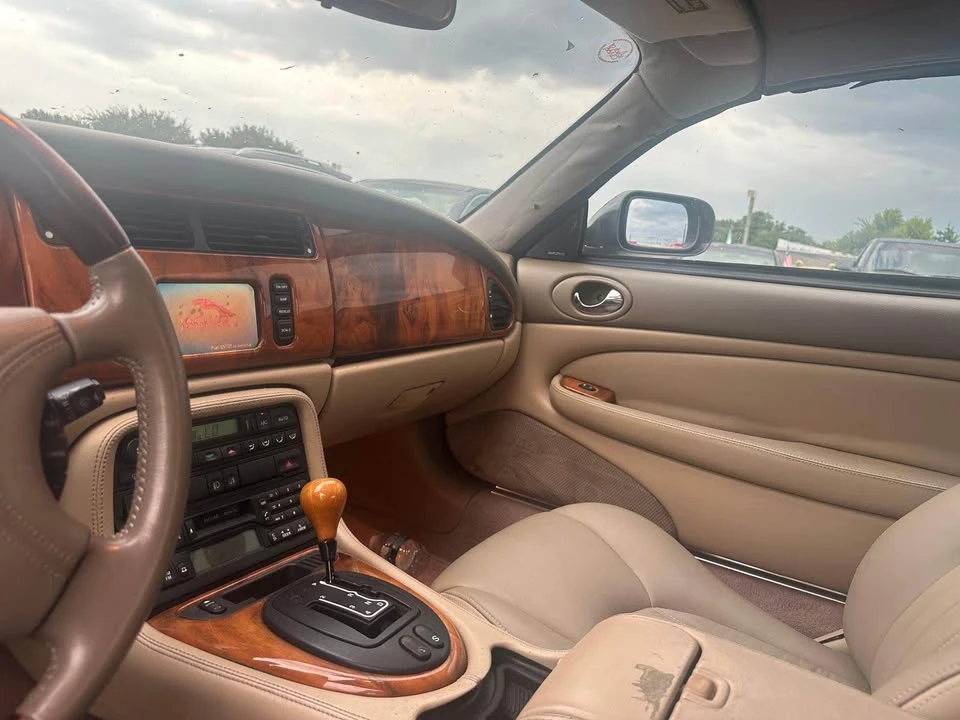 2000 Jaguar X100 XK8 - Image 4 of 8