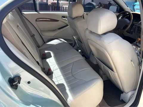 2000 Jaguar S-Type 2nd Gen - Image 3 of 7