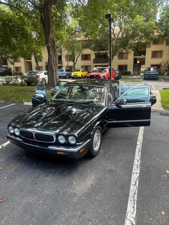 2000 Jaguar X308 XJ - Image 3 of 8