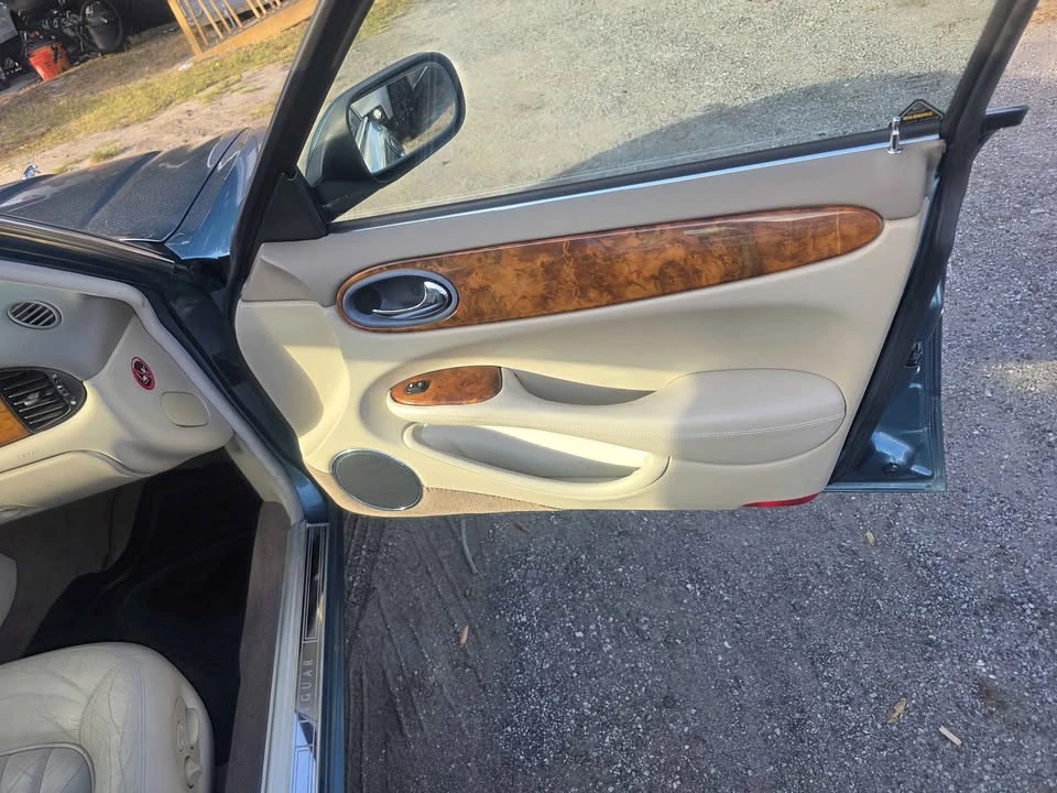 2000 Jaguar X308 XJ - Image 9 of 17