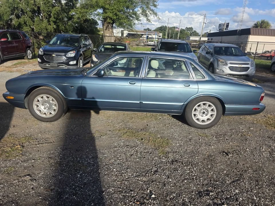 2000 Jaguar X308 XJ - Image 2 of 17
