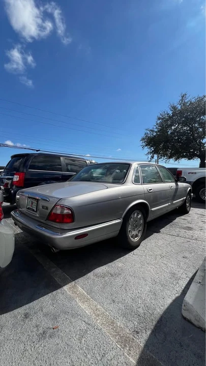 2000 Jaguar X308 XJ - Image 2 of 9