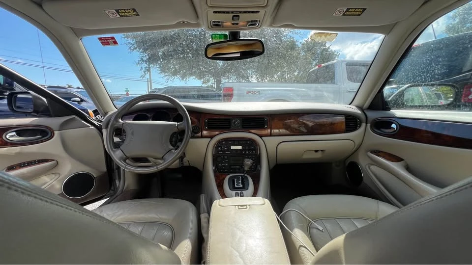 2000 Jaguar X308 XJ - Image 3 of 9