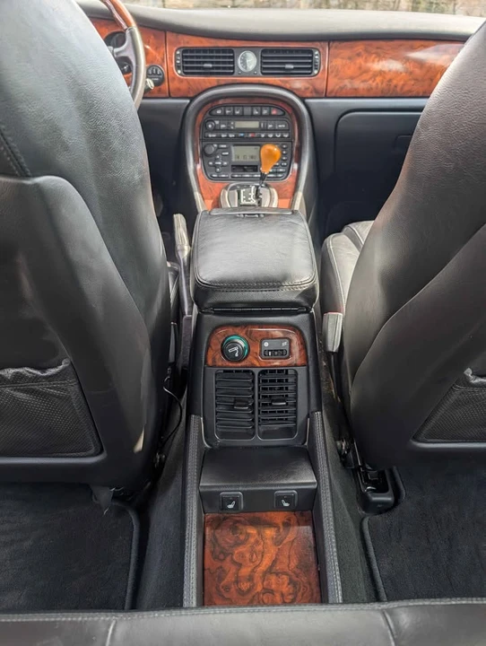 2000 Jaguar X308 XJR - Image 8 of 19