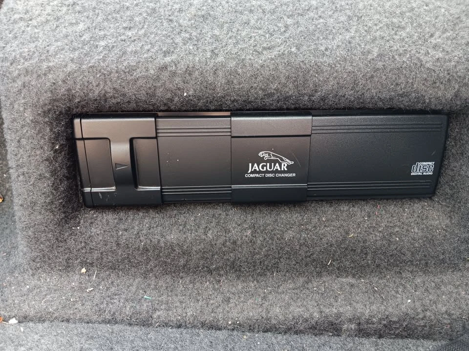 2000 Jaguar X308 XJ - Image 4 of 7
