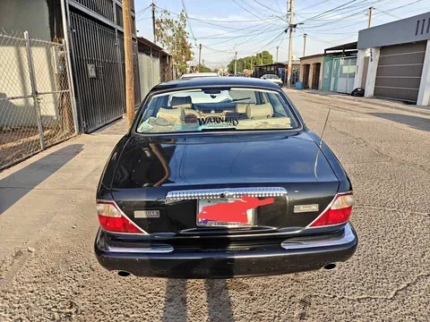 2000 Jaguar XJ8