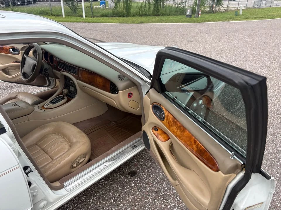 2000 Jaguar X308 XJ - Image 10 of 16