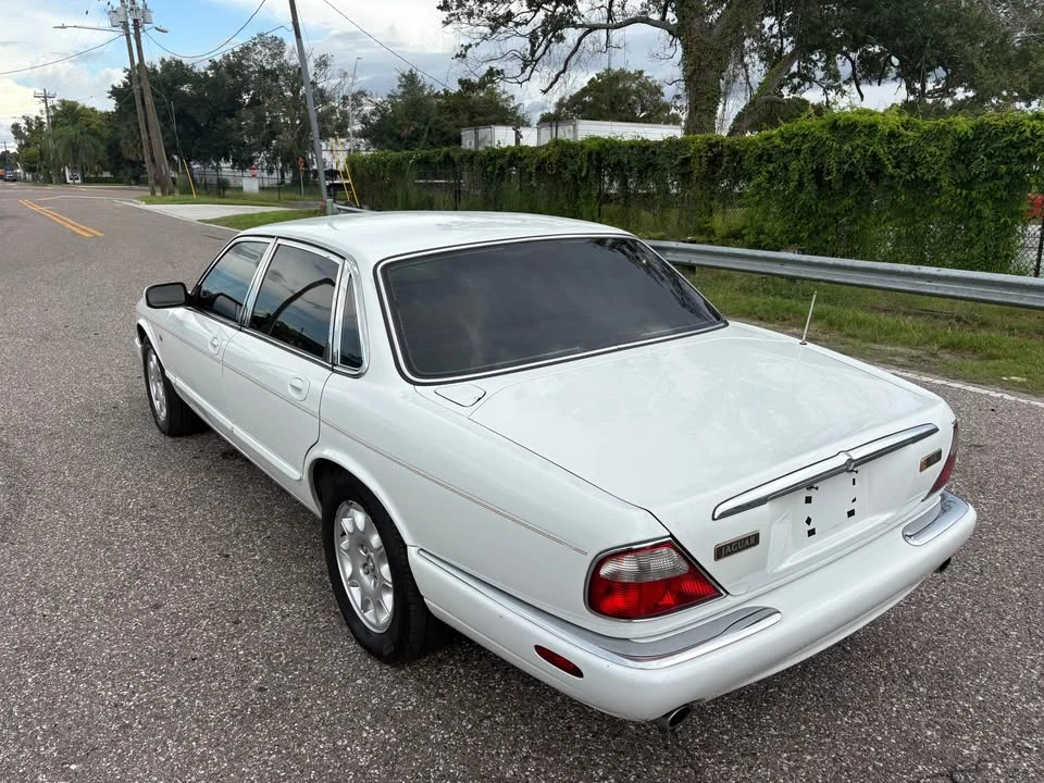 2000 Jaguar X308 XJ - Image 3 of 16