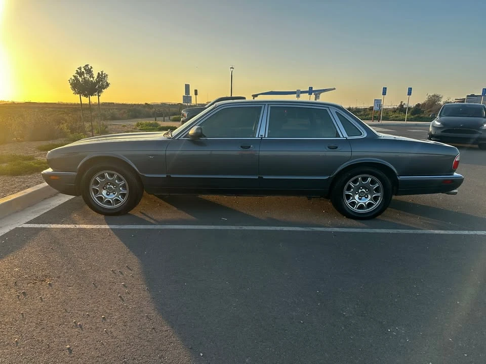 2000 Jaguar X308 XJ - Image 4 of 14